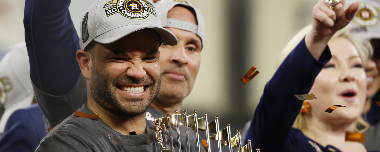 José Altuve encabeza a los ocho latinos ganadores del Bate de Plata en la MLB