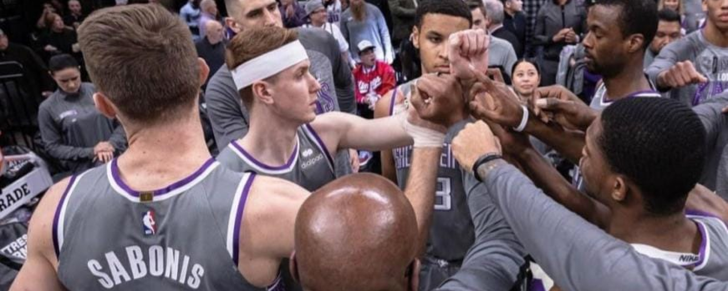 ¡Los Kings regresan a los playoffs de la NBA después de 16 años!