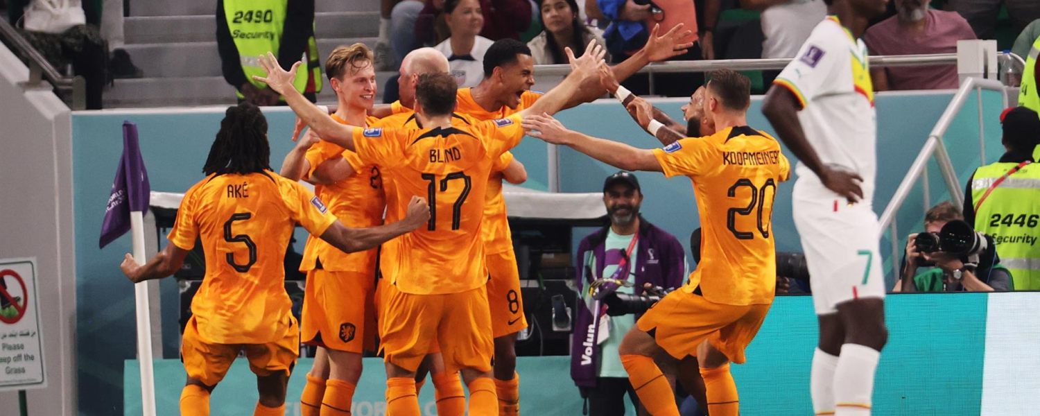 Países Bajos sufrió, pero al final logró imponerse a Senegal 2-0