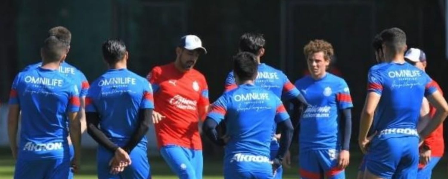 Chivas define la lista de convocados para su gira por España