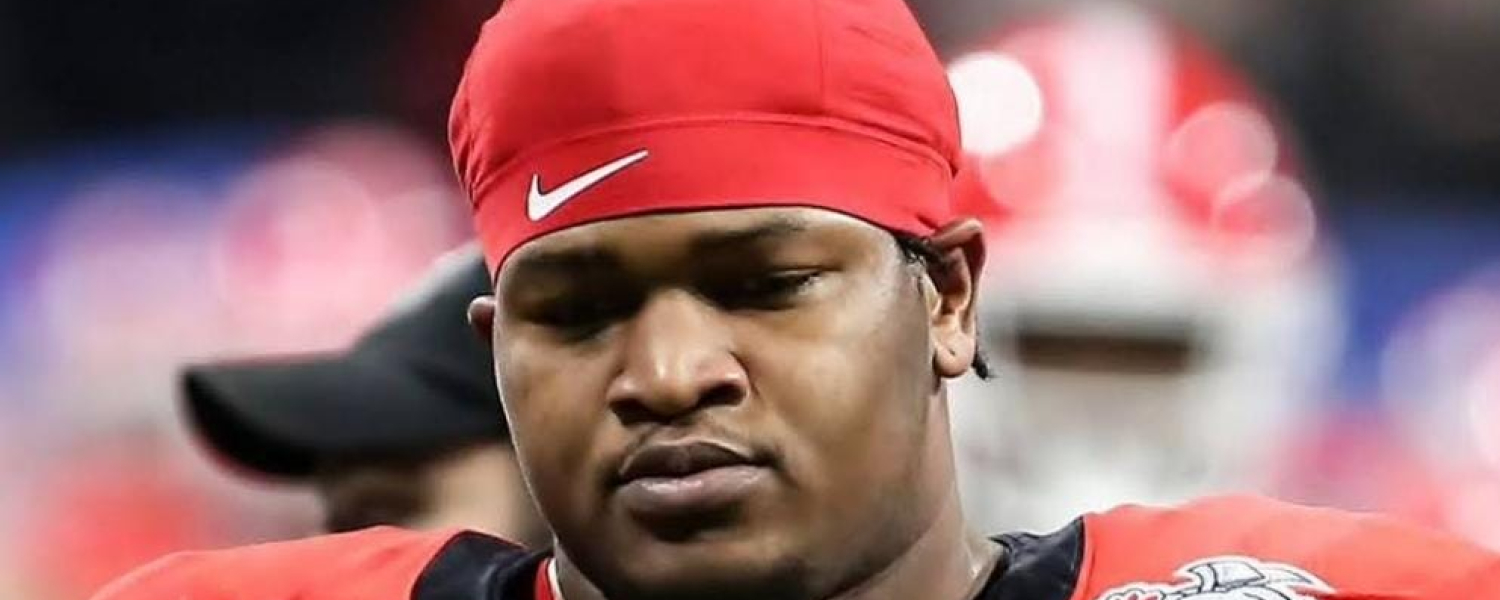 Jalen Carter prospecto del Draft de la NFL es acusado por conducción peligrosa en incidente que dejó un par de muertos