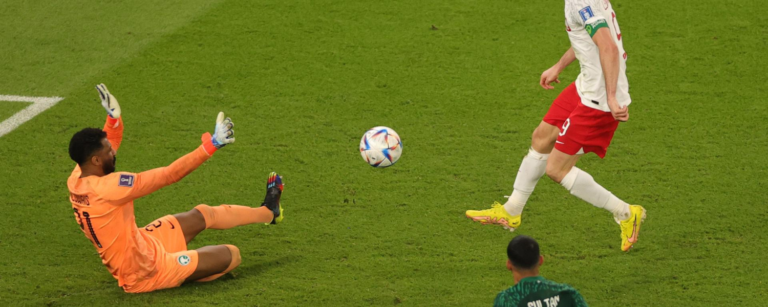 Polonia doblegó a Arabia Saudita en juego clave del Grupo C