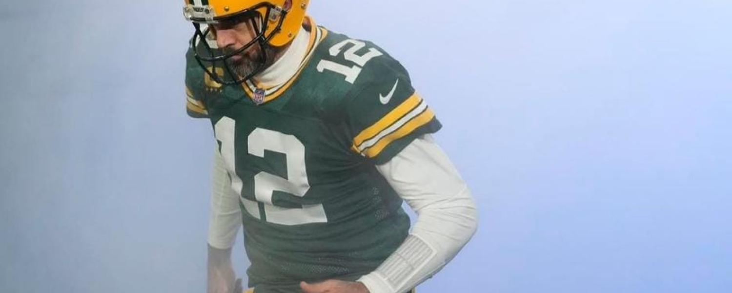 Aaron Rodgers y Lamar Jackson: dos QBs para seguir en temporada baja