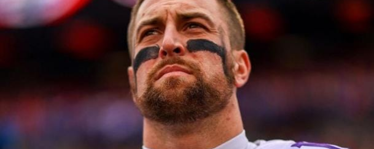 Adam Thielen se convierte en agente libre