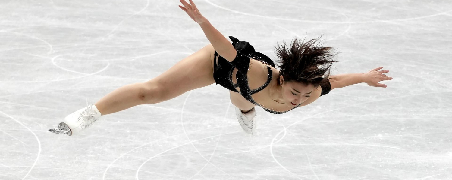 Japón domina el programa corto en mujeres y parejas