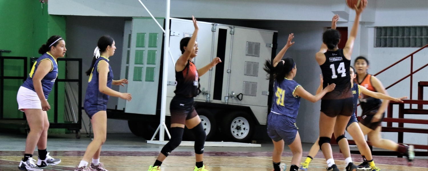 Realiza centro de formación de basquetbol juegos de convivencia