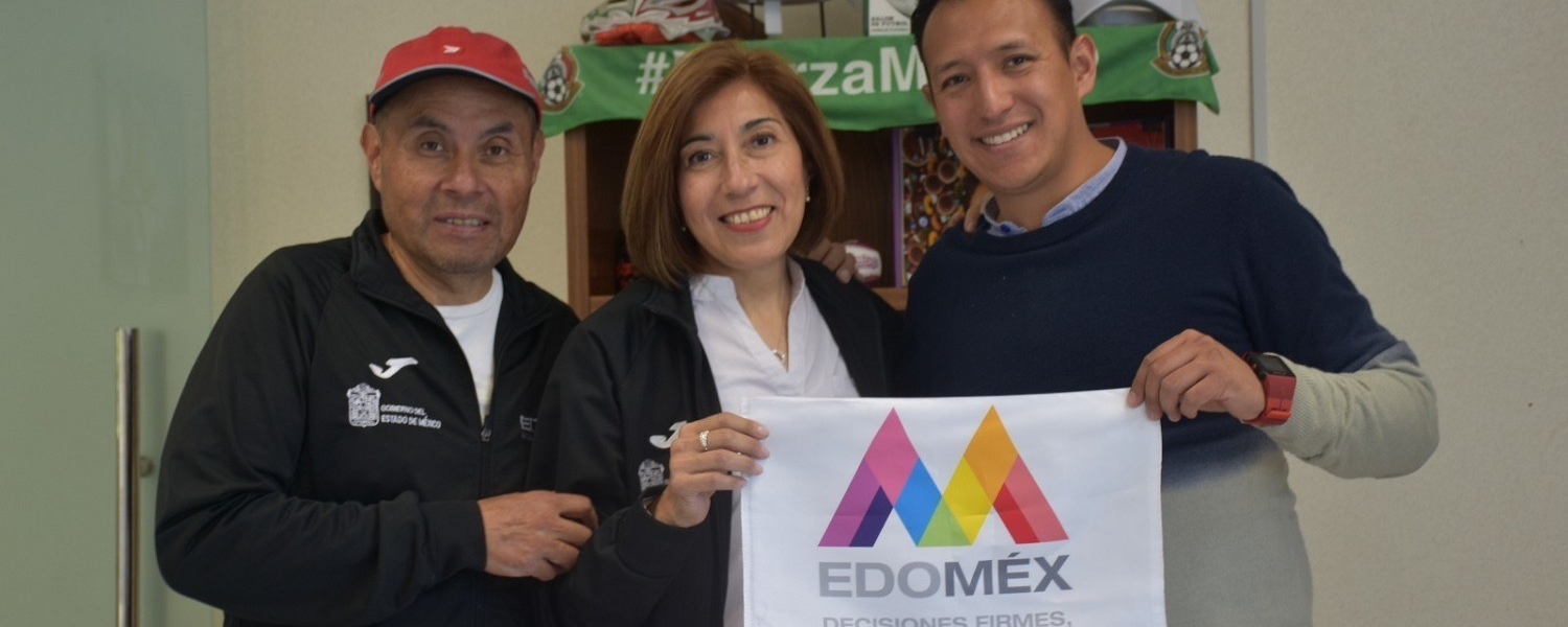 Pareja en ascenso para conquistar la cima del Dhaulagiri