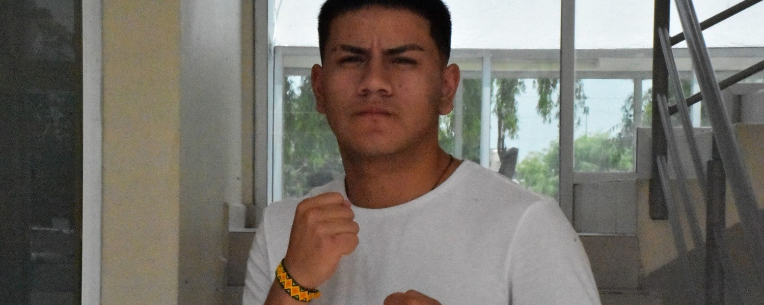 Brandon Mejía se prepara para su próxima contienda