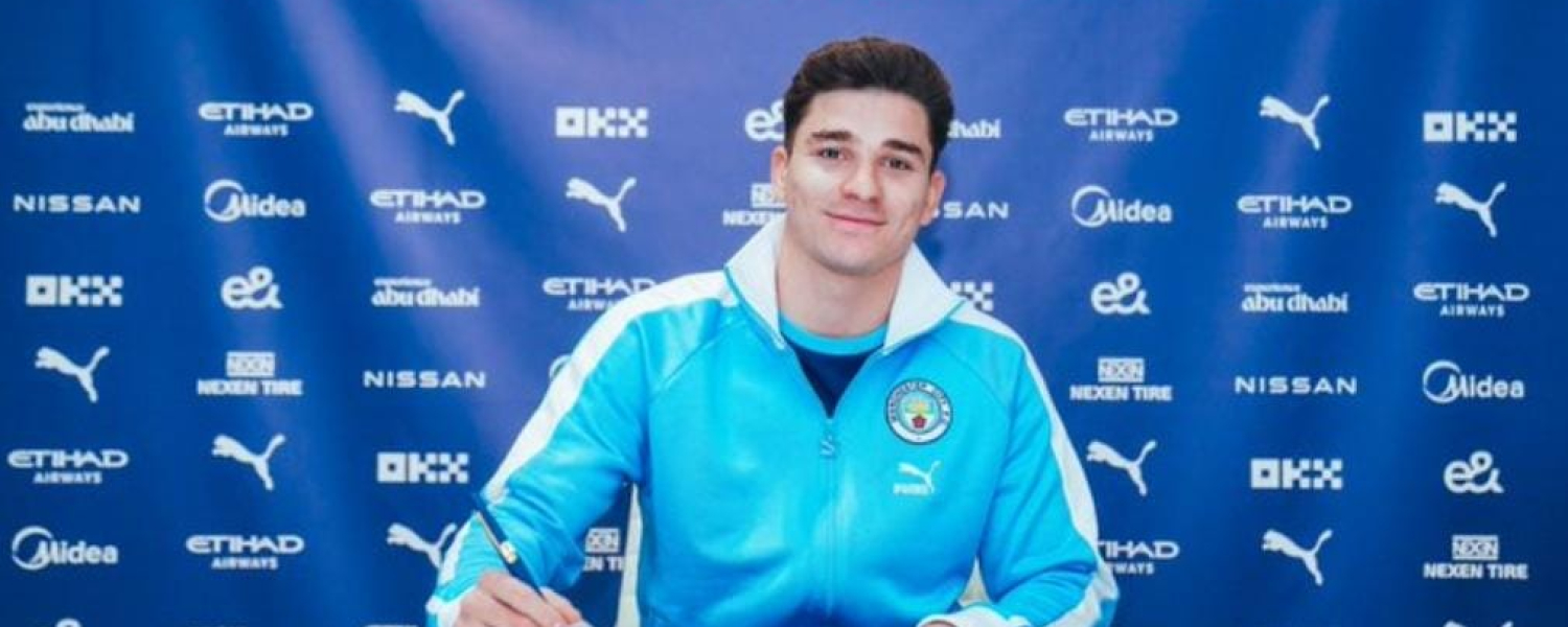 Julián Álvarez renueva con el City