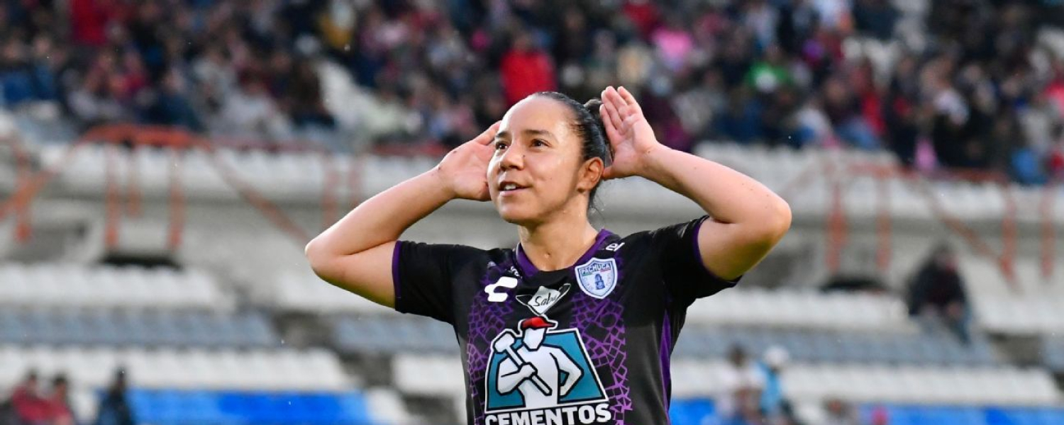 Charlyn Corral llegó rompe récord