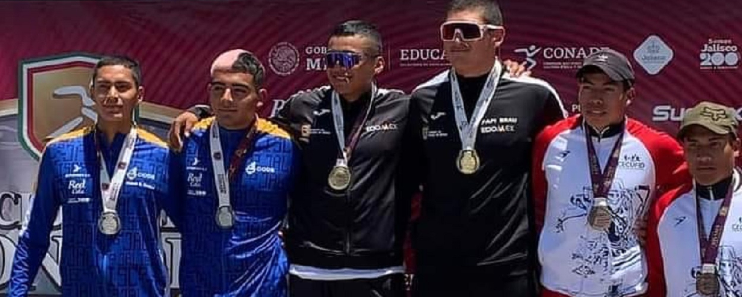 Logra Gustavo Eslava Tres Medallas de ORO