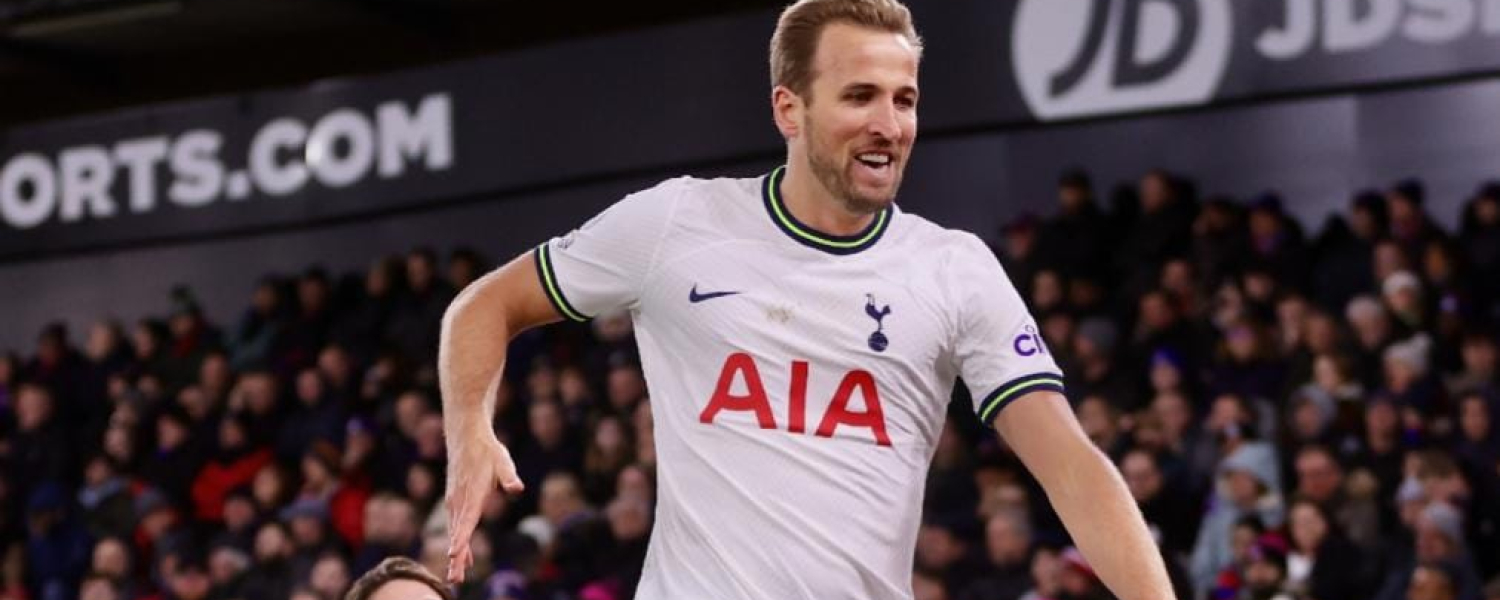 Tottenham se aferra a Europa con una goleada