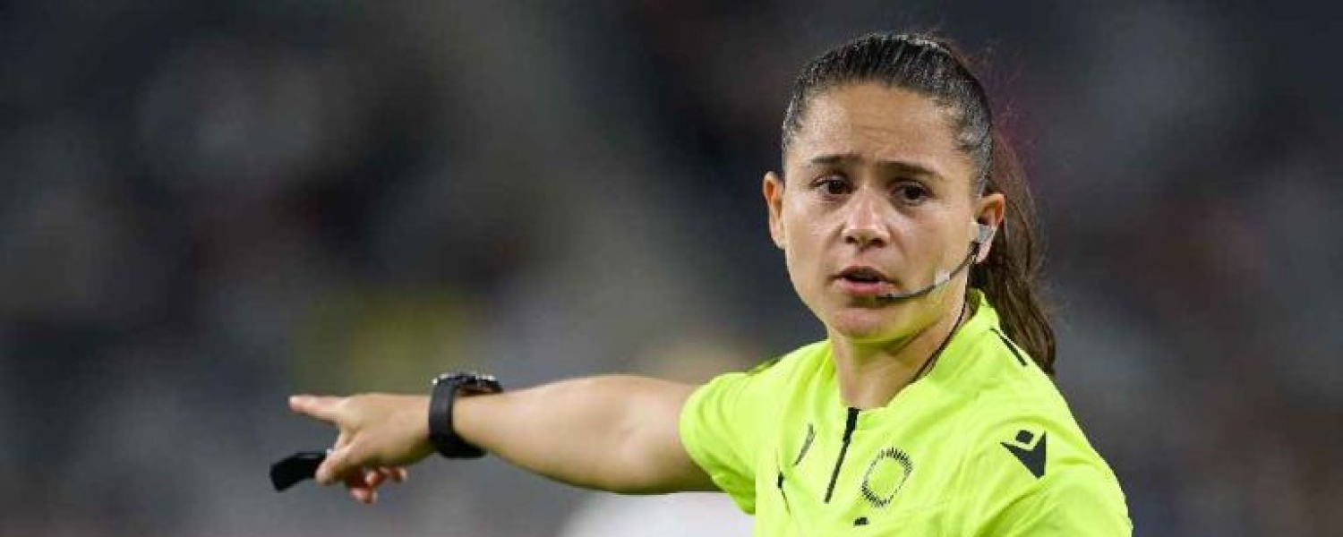 Karen Hernández, primer silbante mujer en dirigir un partido de Toluca