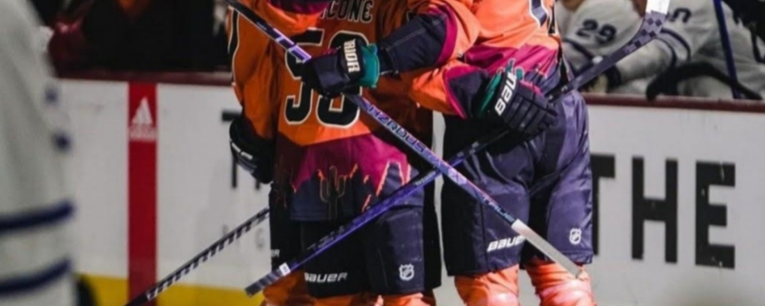 Coyotes sorprenden ganando serie contra Maple Leafs