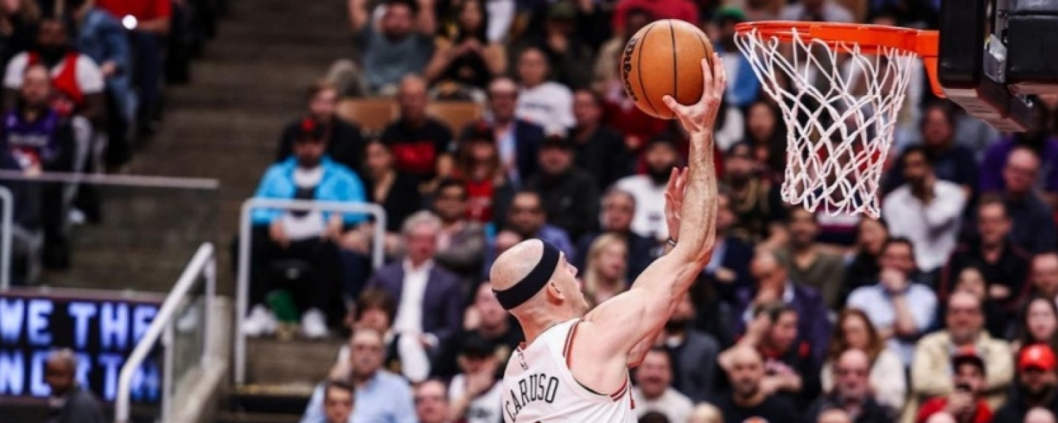 Bulls avanzan en el play-in con victoria sobre Toronto