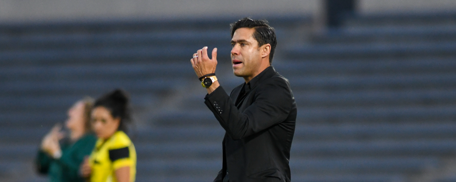 Orgulloso de sus diablas