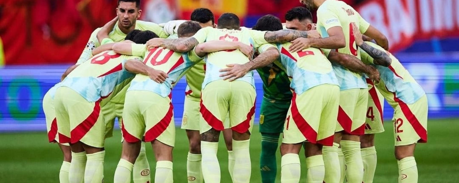 España logra una victoria mas