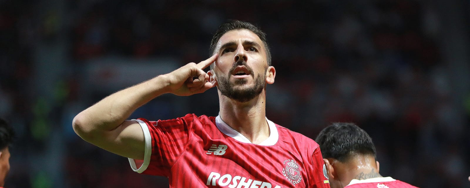 Triunfo Escarlata con toque Europeo